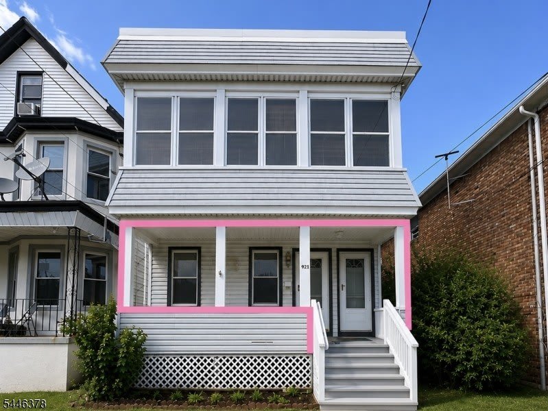 921 South St – photo 1