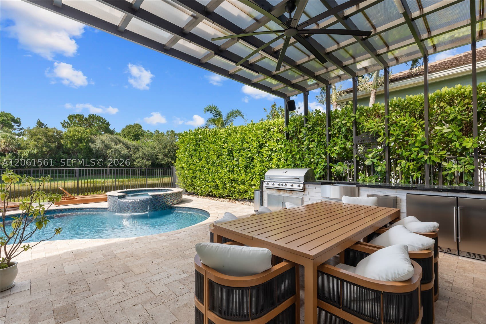 9529 Eden Roc Ct – photo 2