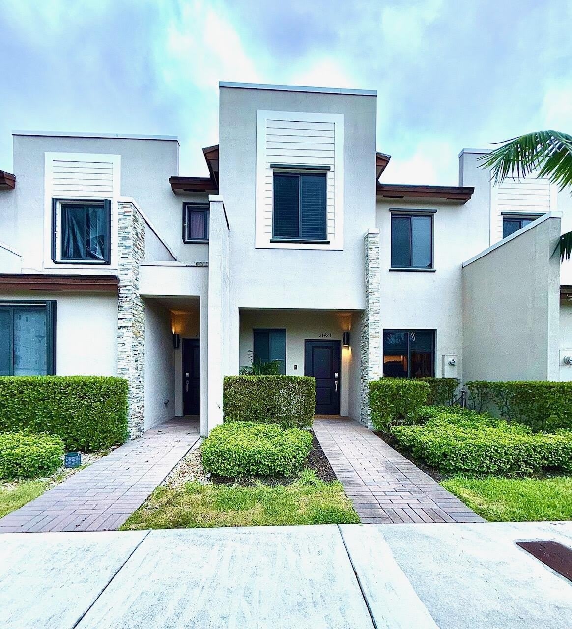 21423 NE 2nd Place – photo 1