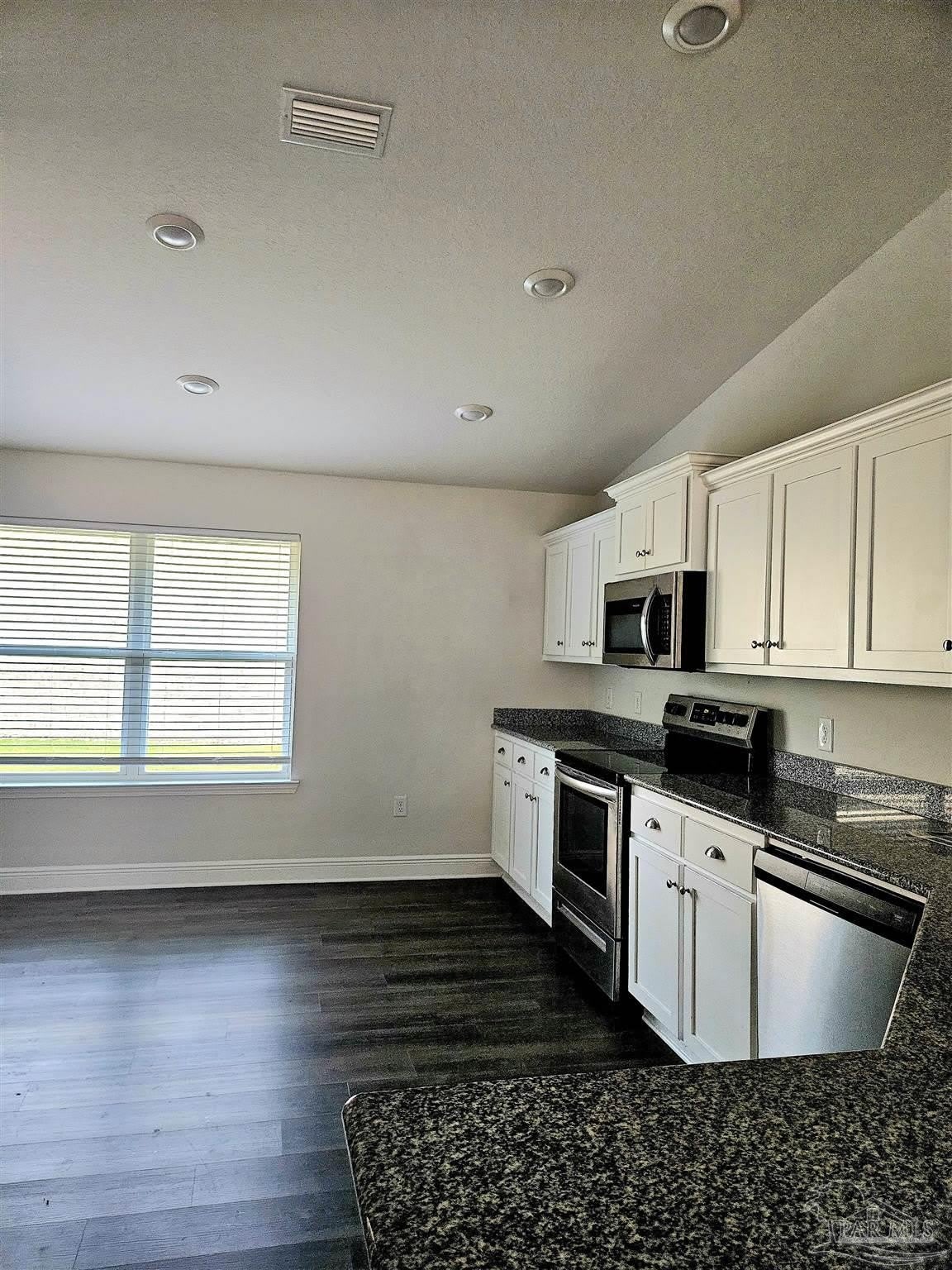 5022 Quarter Deck St – photo 5