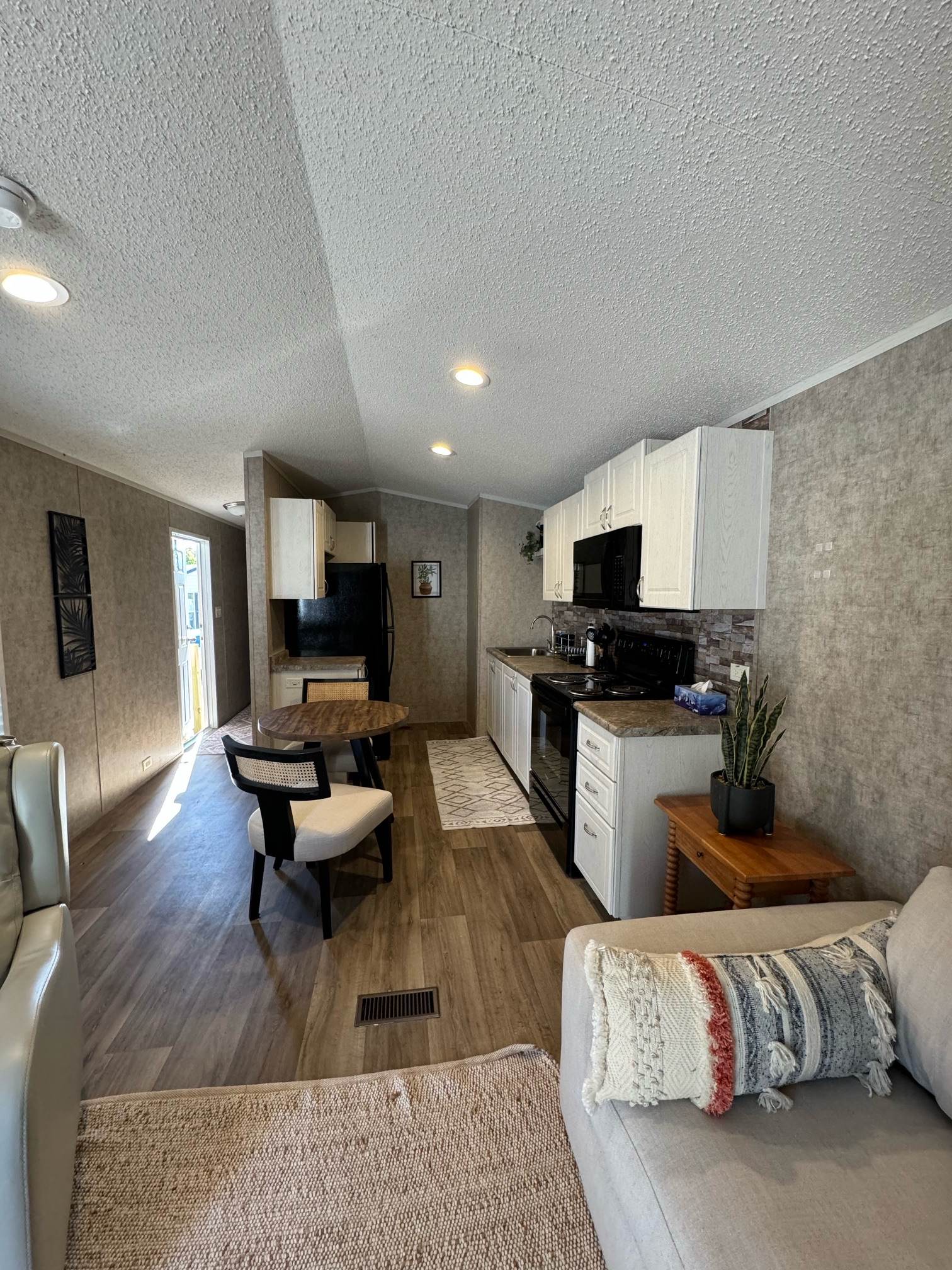 748 River Rd – photo 4