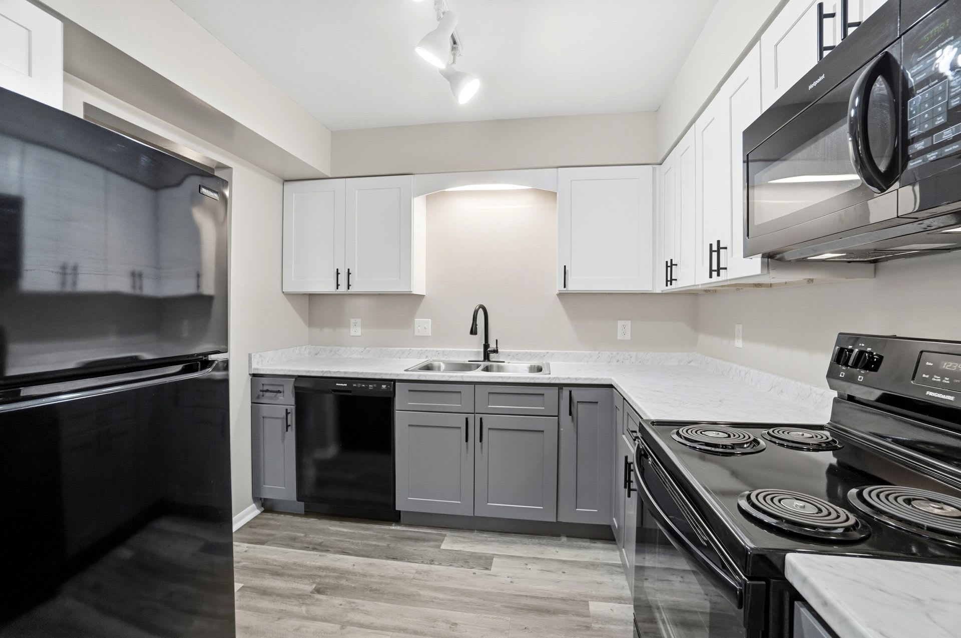 Northcrest Garden Apartments – photo 2
