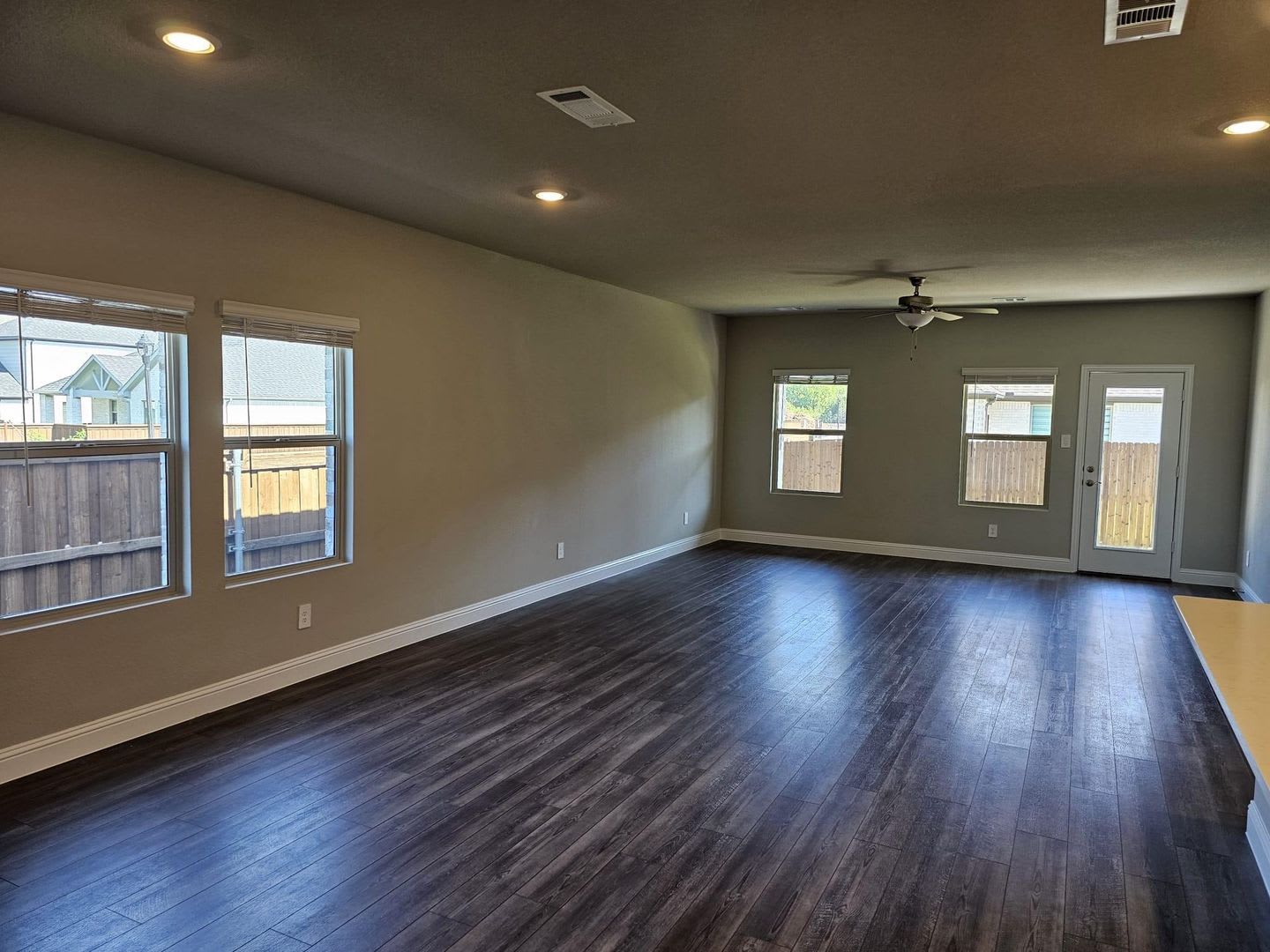 1301 Corkwood – photo 4