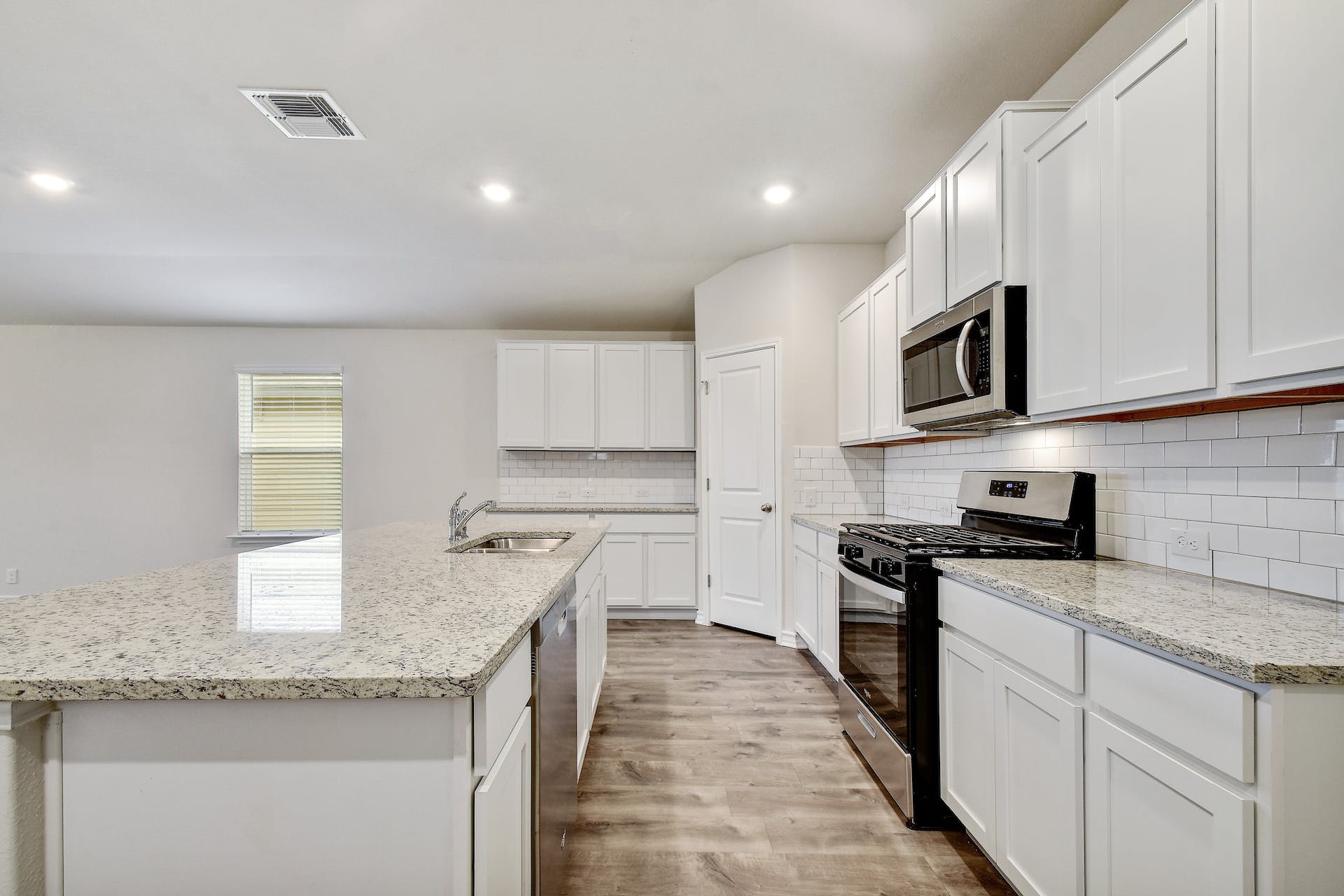 14042 Mudstone St – photo 4