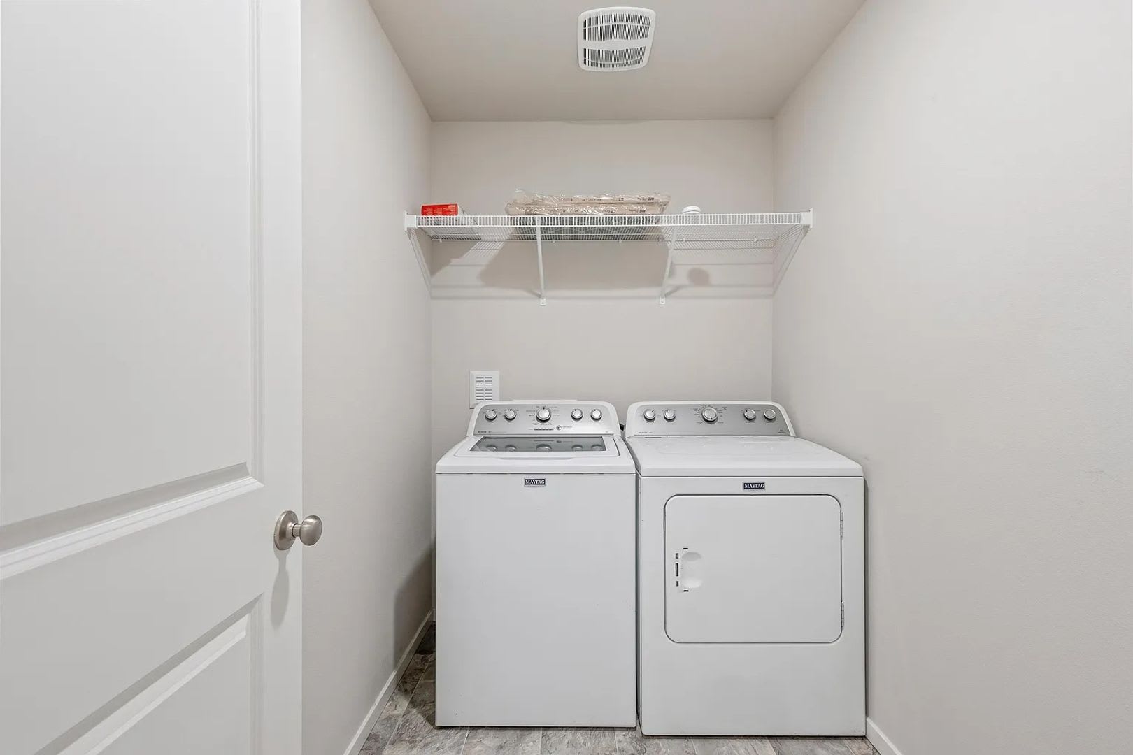 2 Story Townhouse with Central AC – photo 5