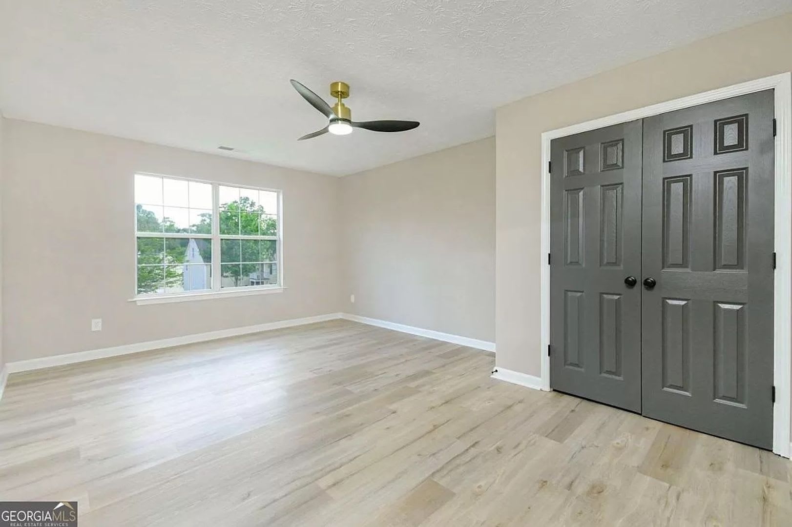 Room in 6 Bedroom Home at Brown Dr – photo 2