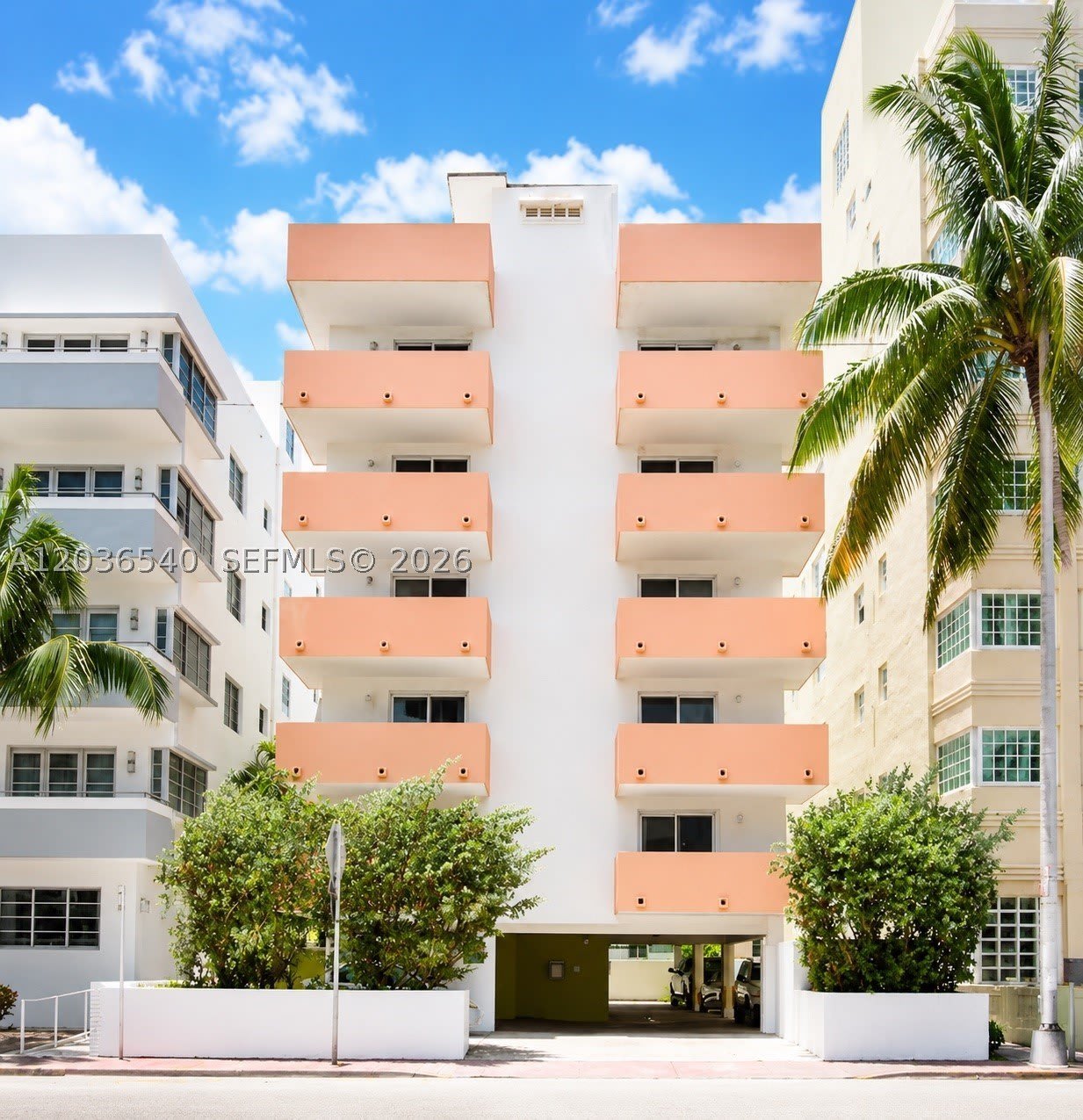 4122 Collins Ave – photo 1