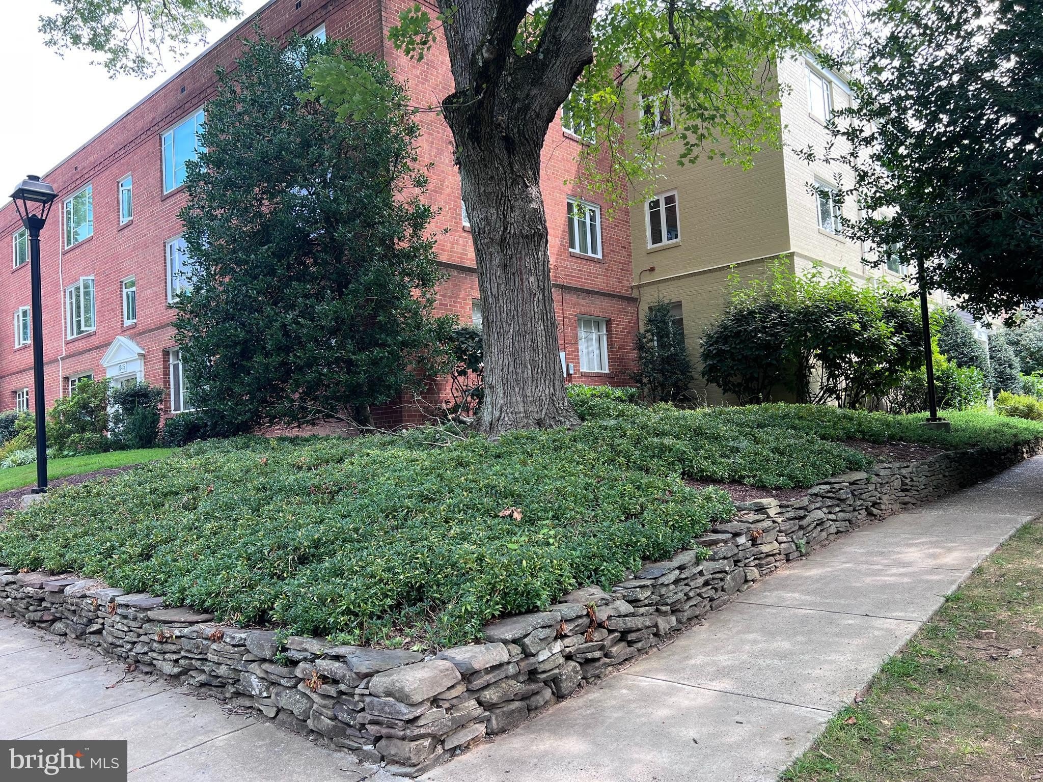 10413 MONTROSE Avenue – photo 2