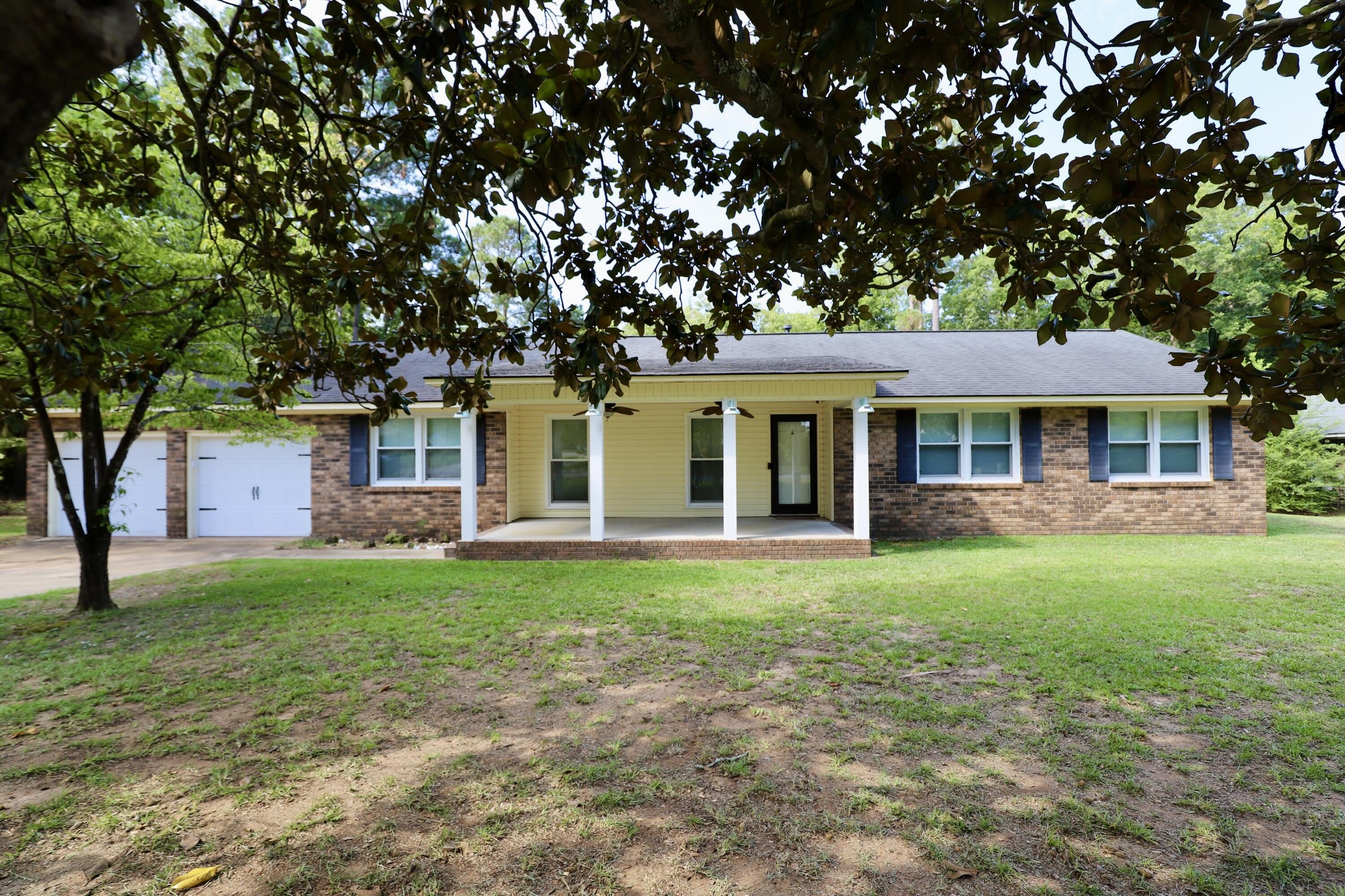 579 Sierra Street – photo 4