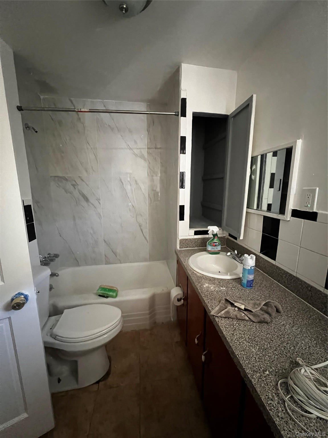 847 E 220Th Street – photo 1