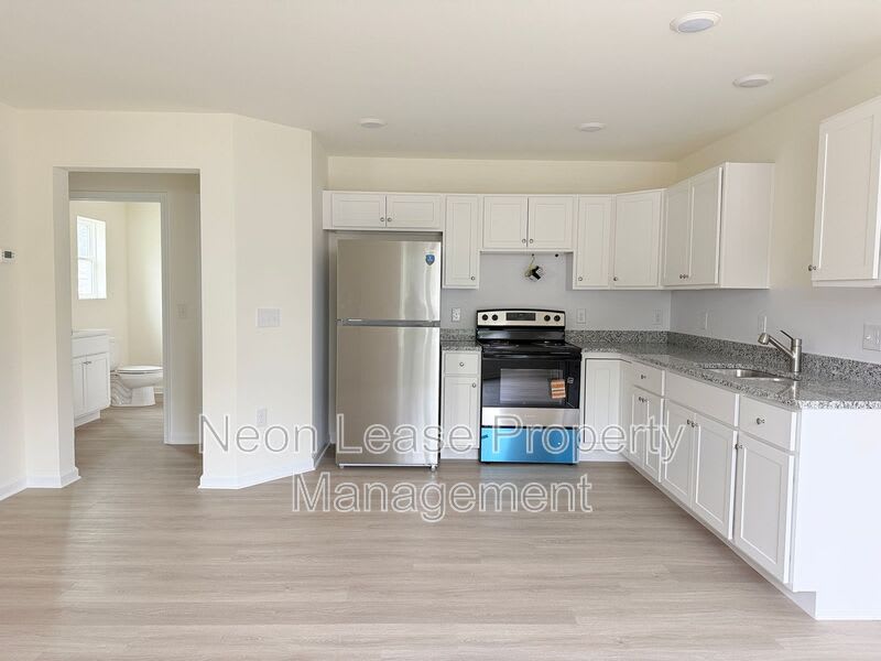 402 N Walnut St – photo 3
