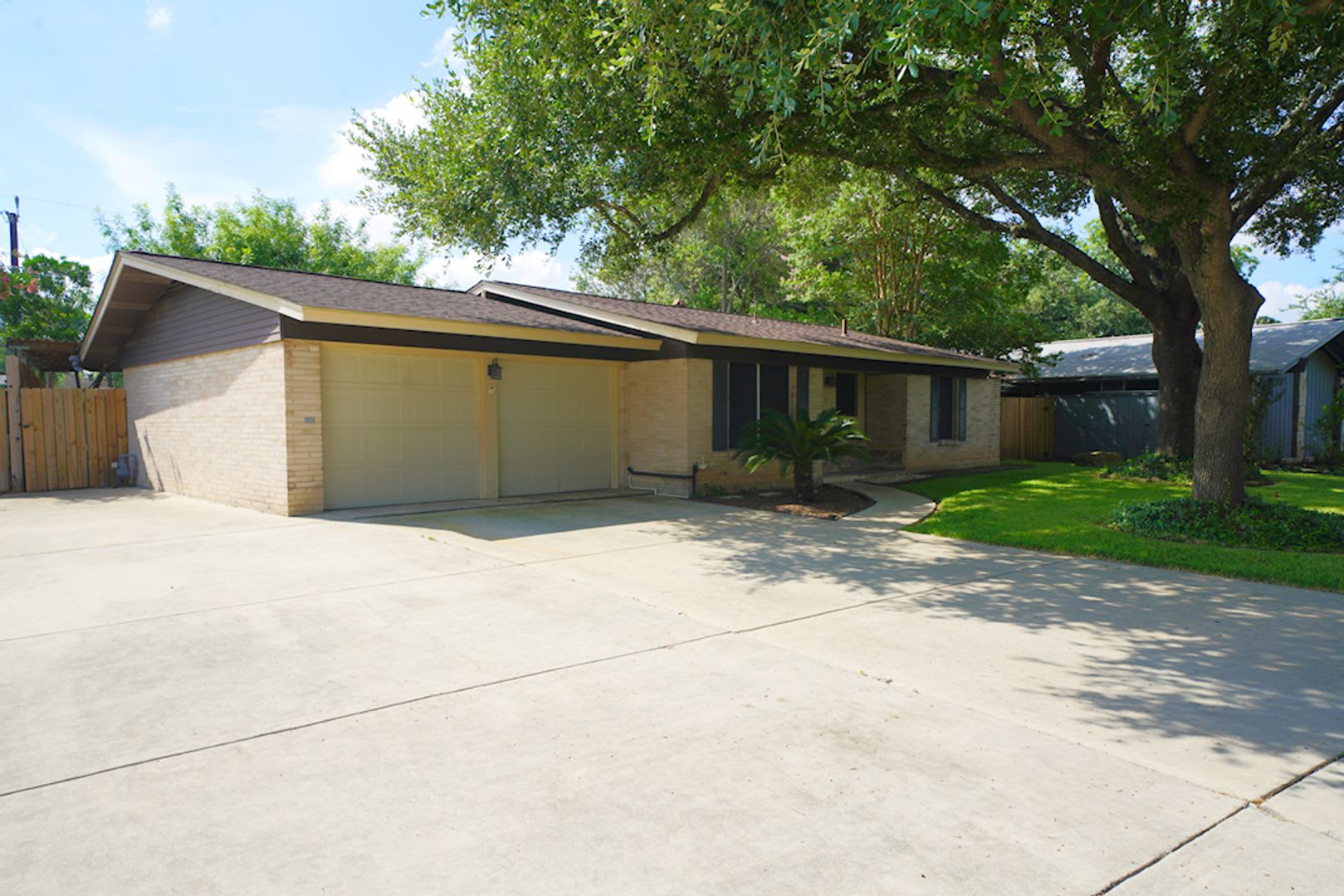 Updated Northeast Park Home Near Loop 410 – photo 3