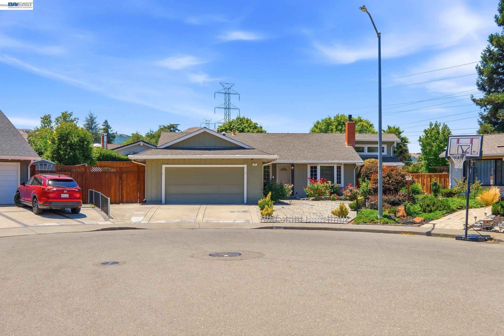 325 Goshen Ct – photo 3