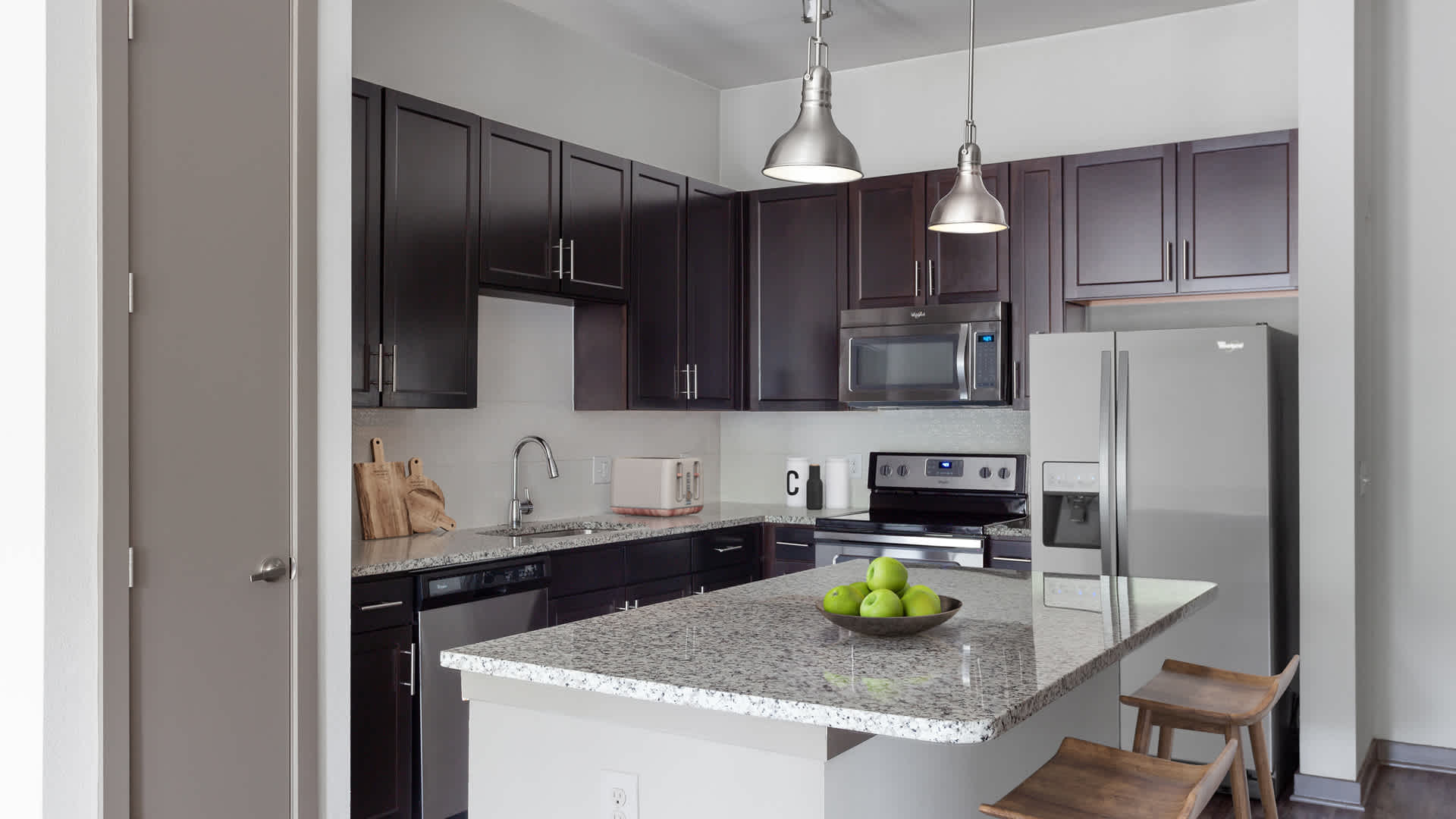 Crest at Park Central Apartments – photo 4