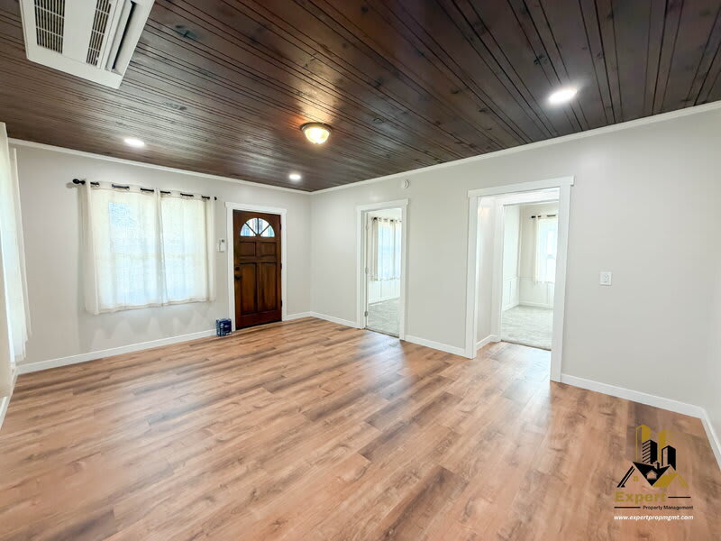 305 Wilson Avenue – photo 2