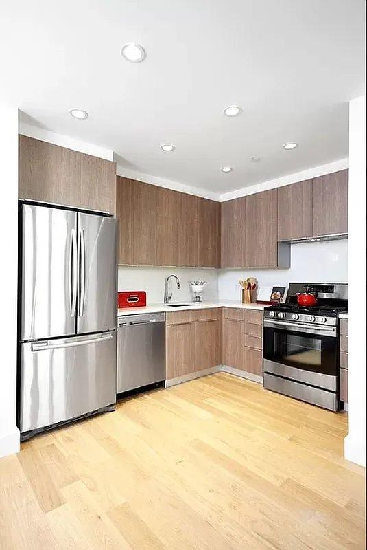 41-22 24th Street – photo 5