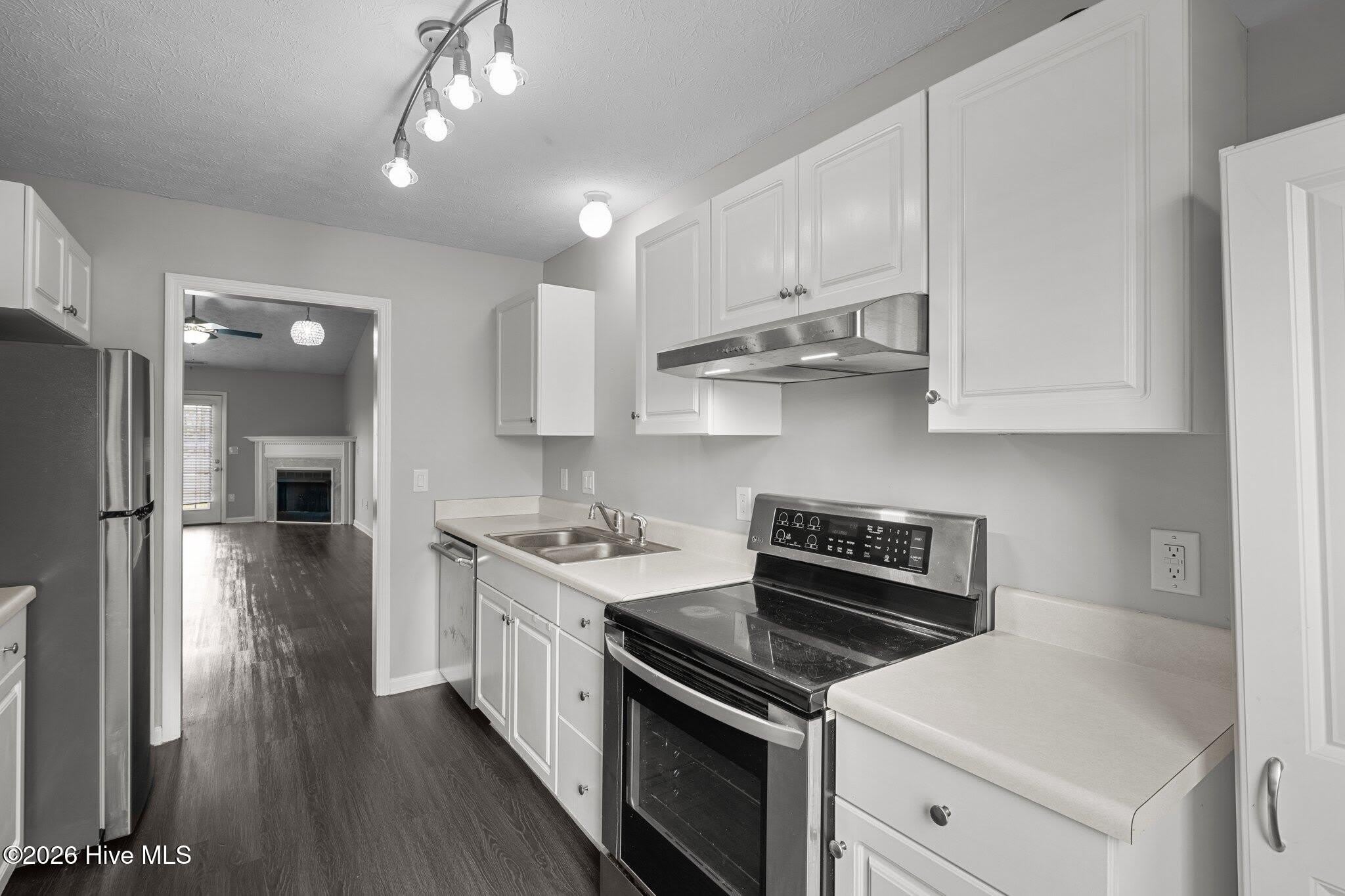 225 John Court – photo 3