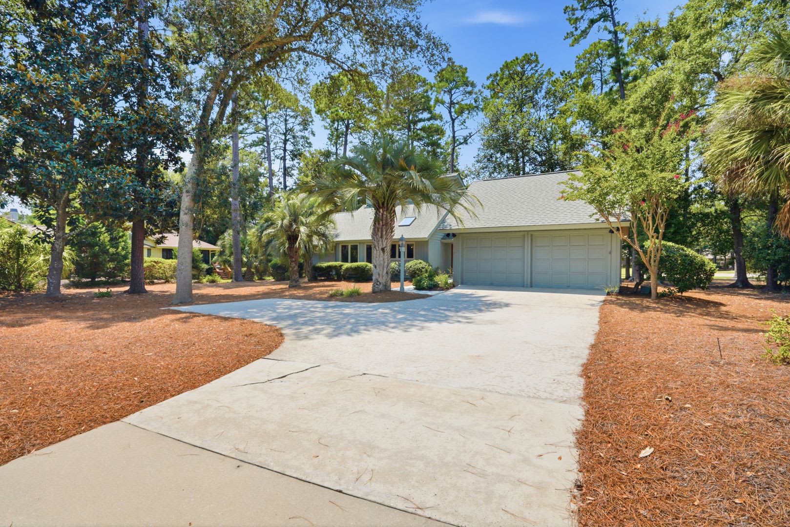 Enjoy Lowcountry living in this beautifully updated 3-Bed, 2-Bath home in Moss Creek! – photo 4