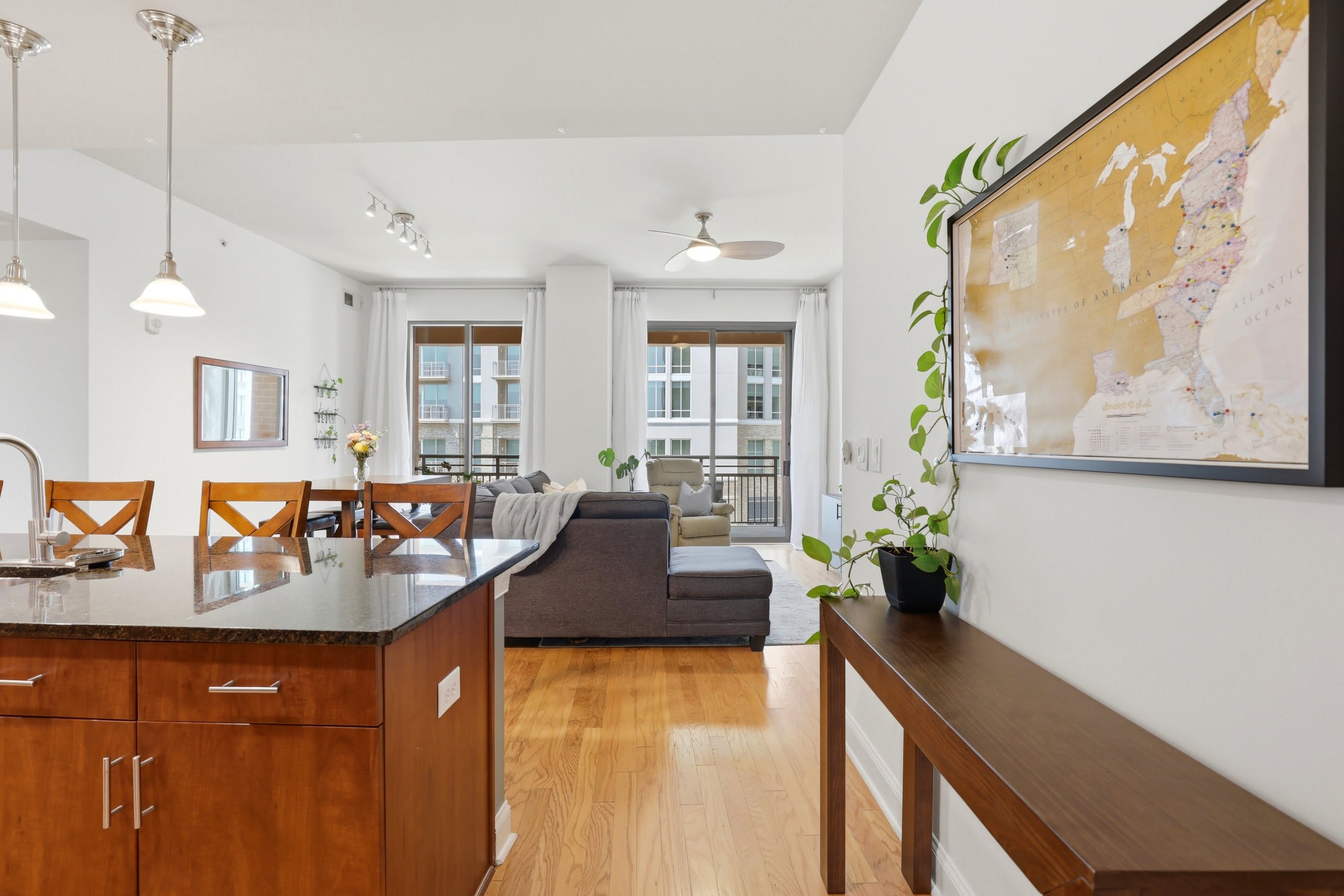 701 Royal Court 601601 – photo 2
