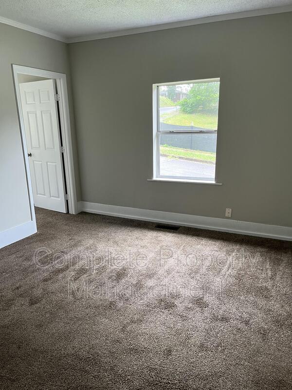 1434 Thomason Avenue – photo 4