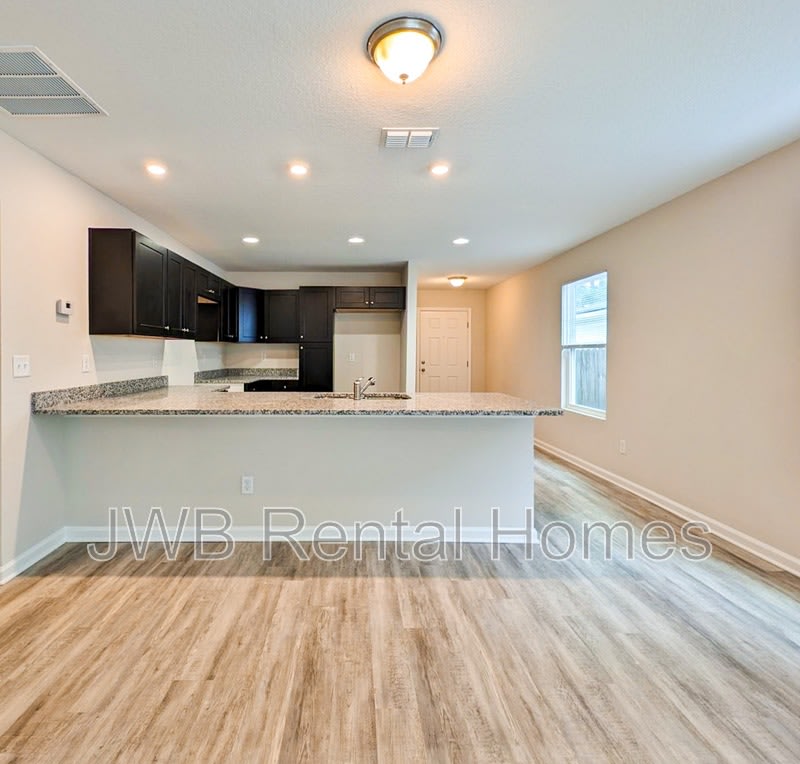 8719 Galveston Ave – photo 4