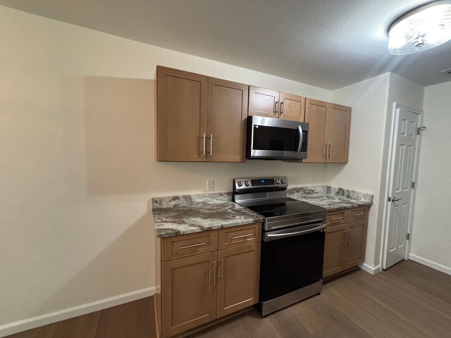 1379 Stratford – photo 3