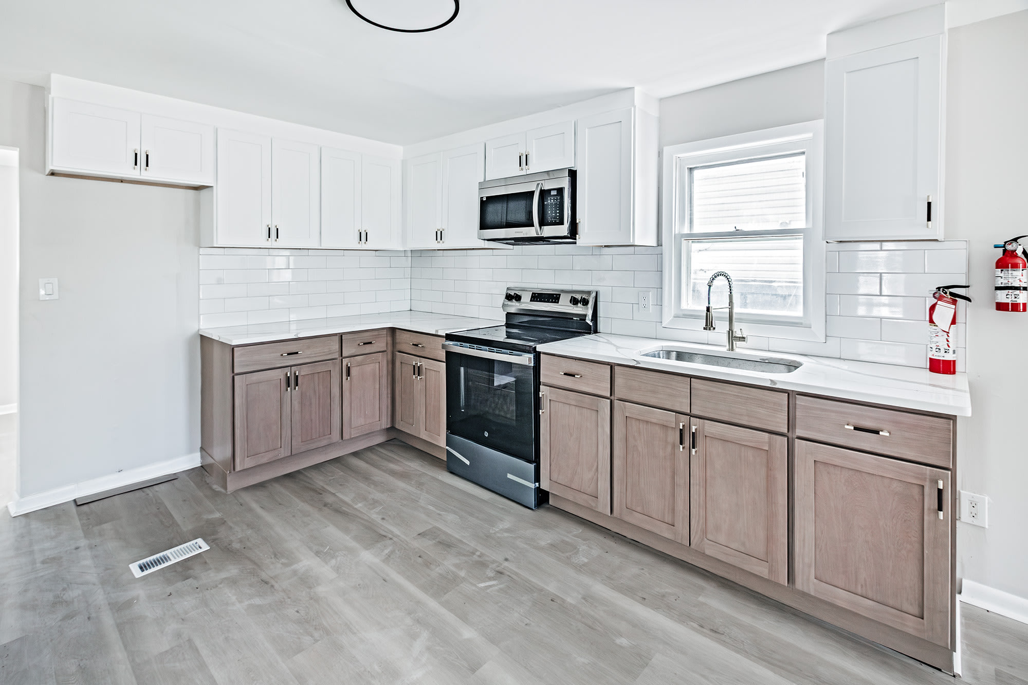 74 South Broadway – photo 4