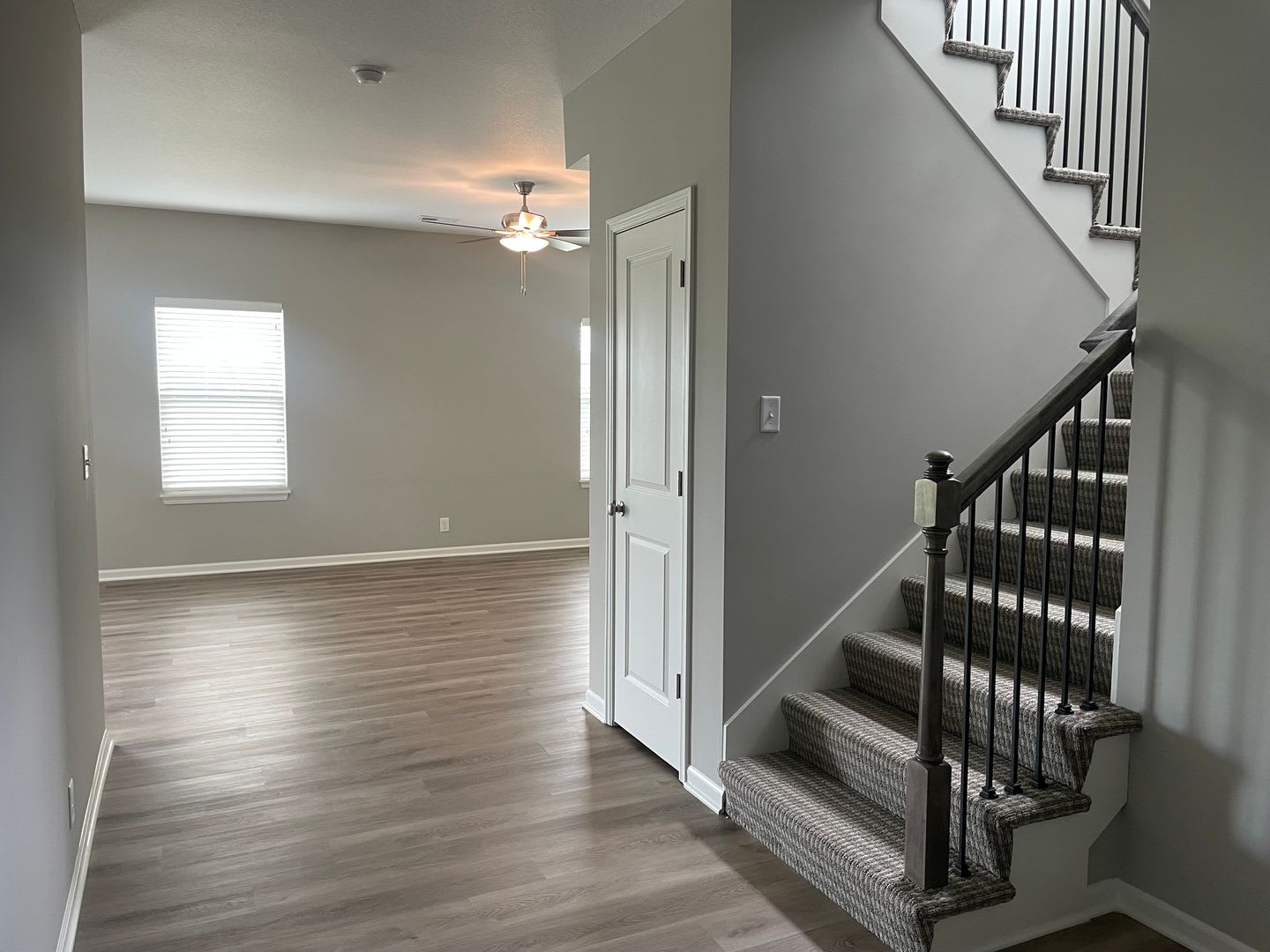 Stunning 4 Bedroom 2 5 Bathrooms Coming Available Soon – photo 2