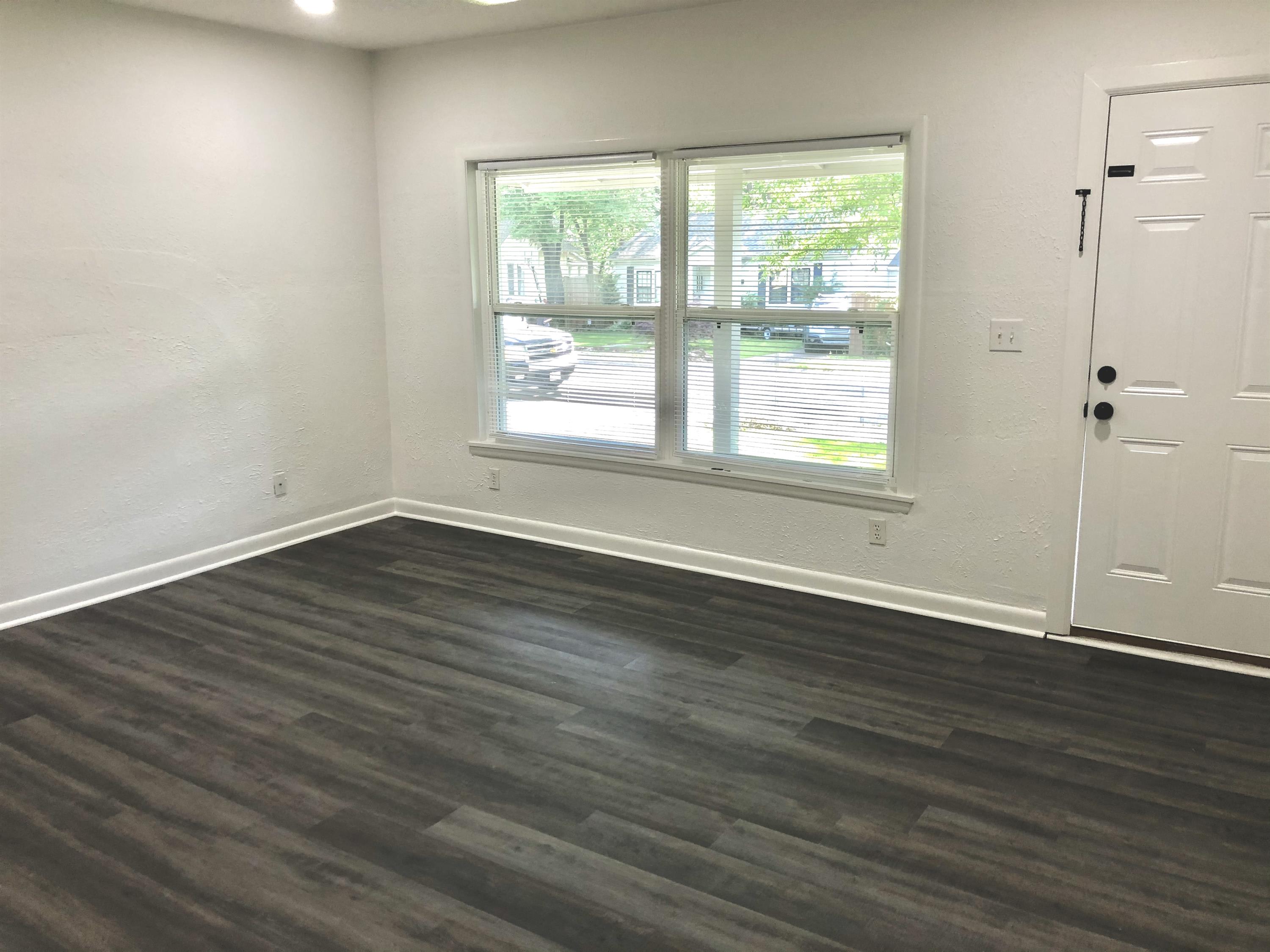 1120 Watkins St. – photo 3