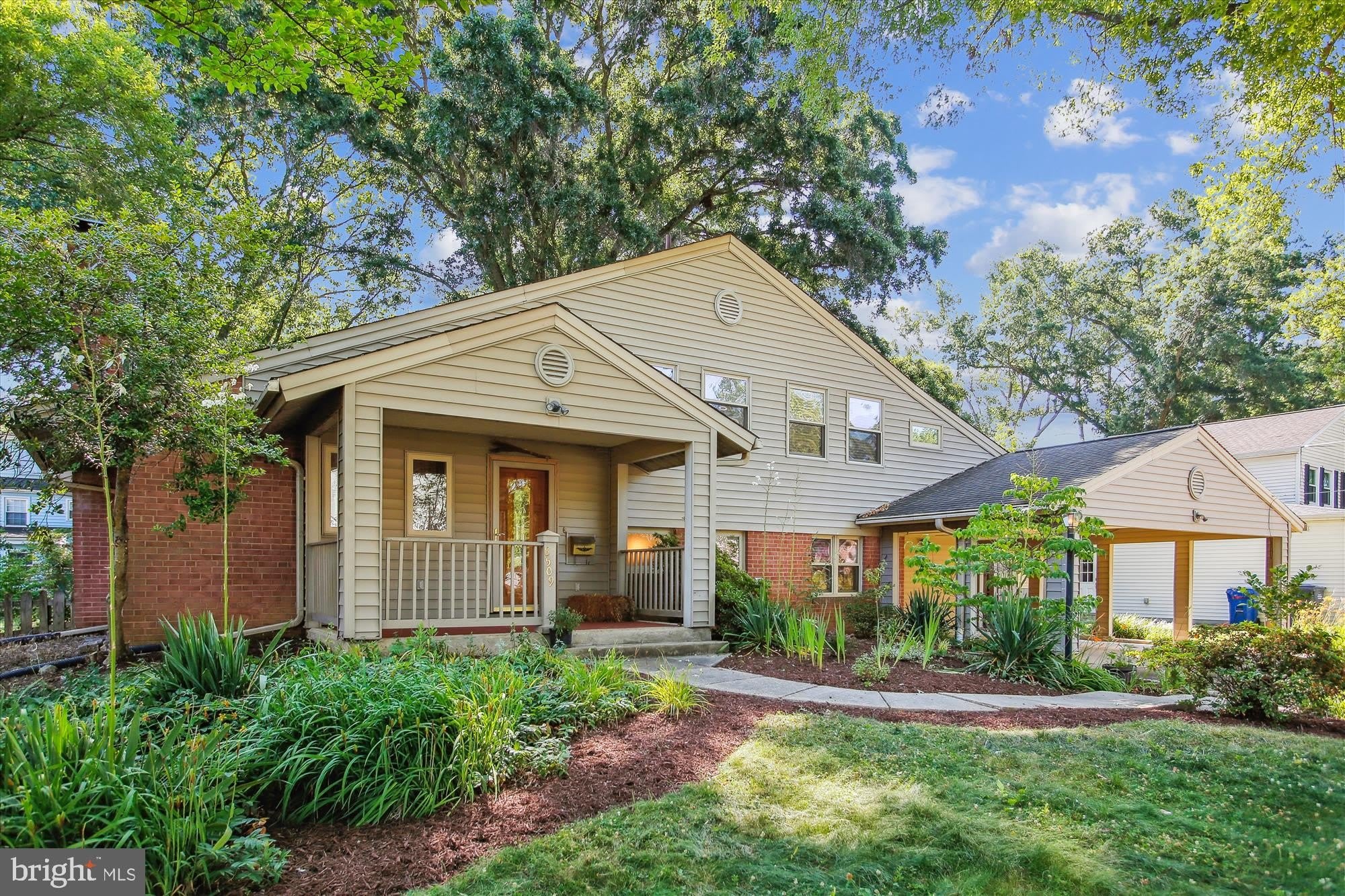 8509 CYRUS Place – photo 1