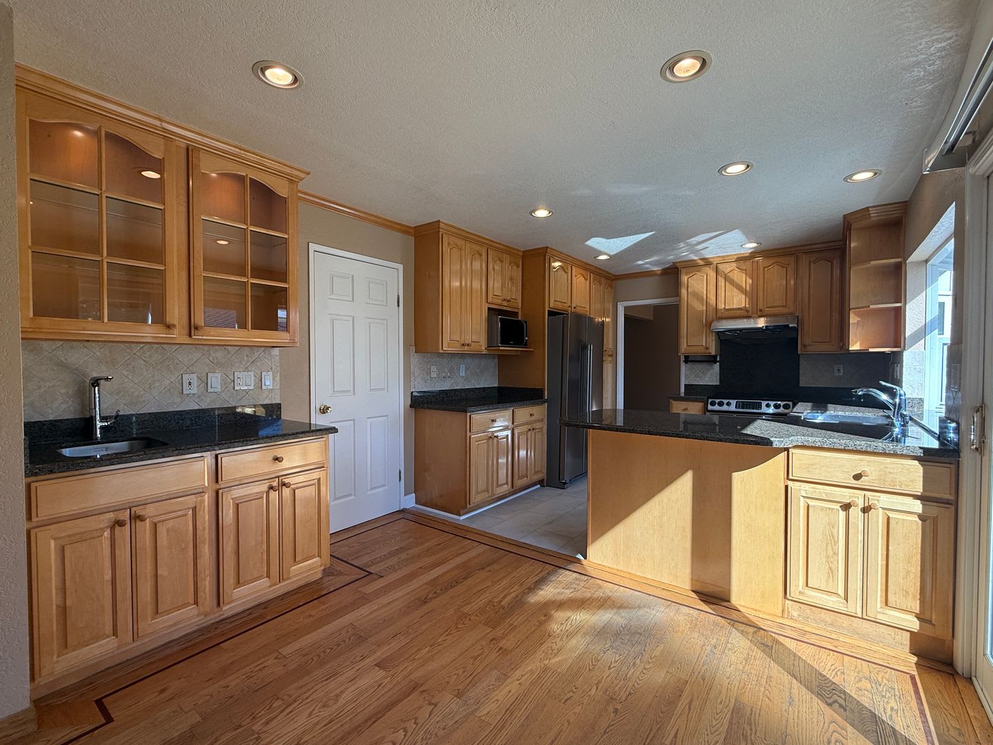 Immaculately Remodeled 5 Bedroom 2 5 Bath Almaden Gem – photo 3