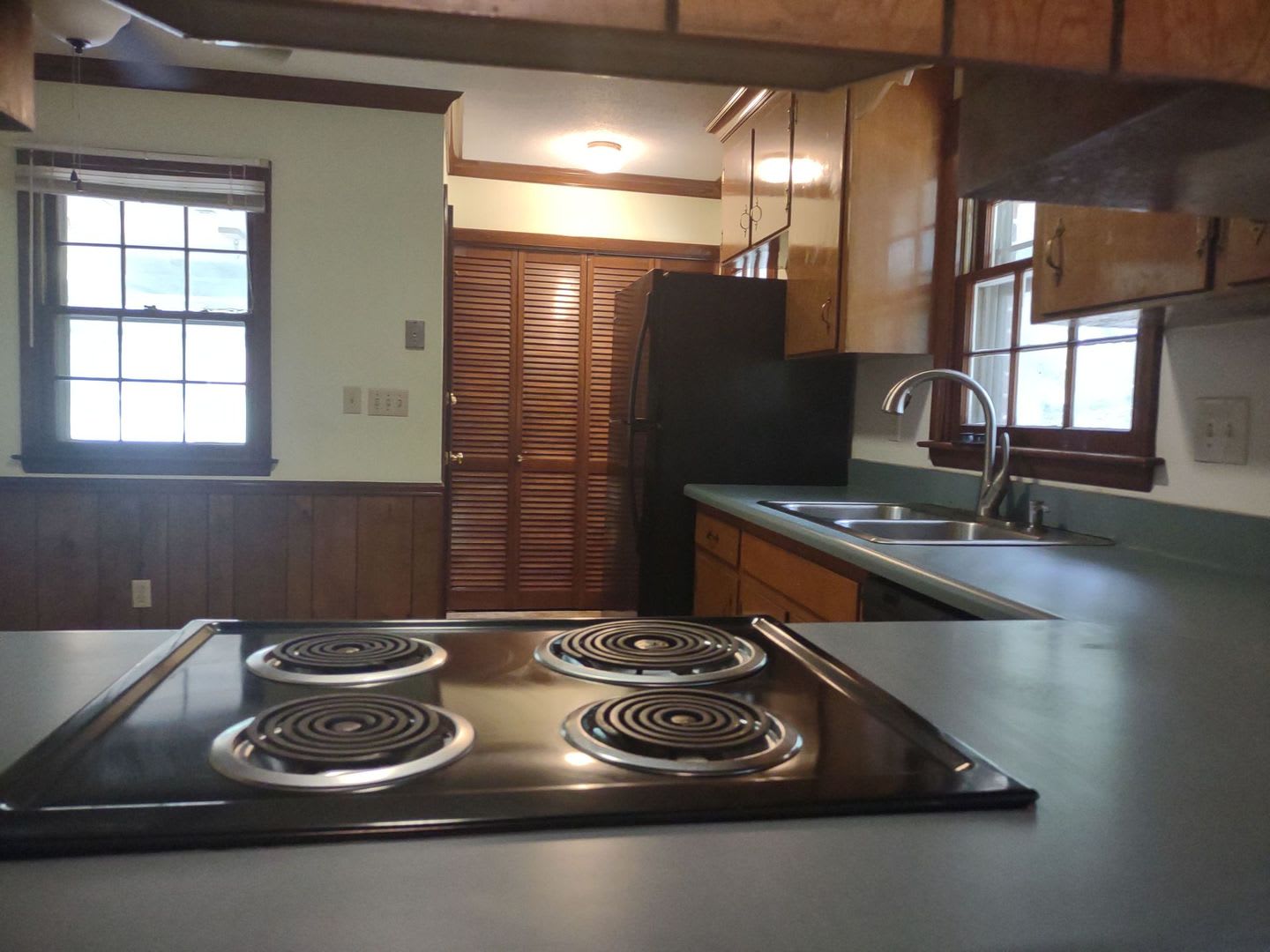 Coming Soon!!! Comfort & Convenience: This Beautiful Home Has It All! – photo 3