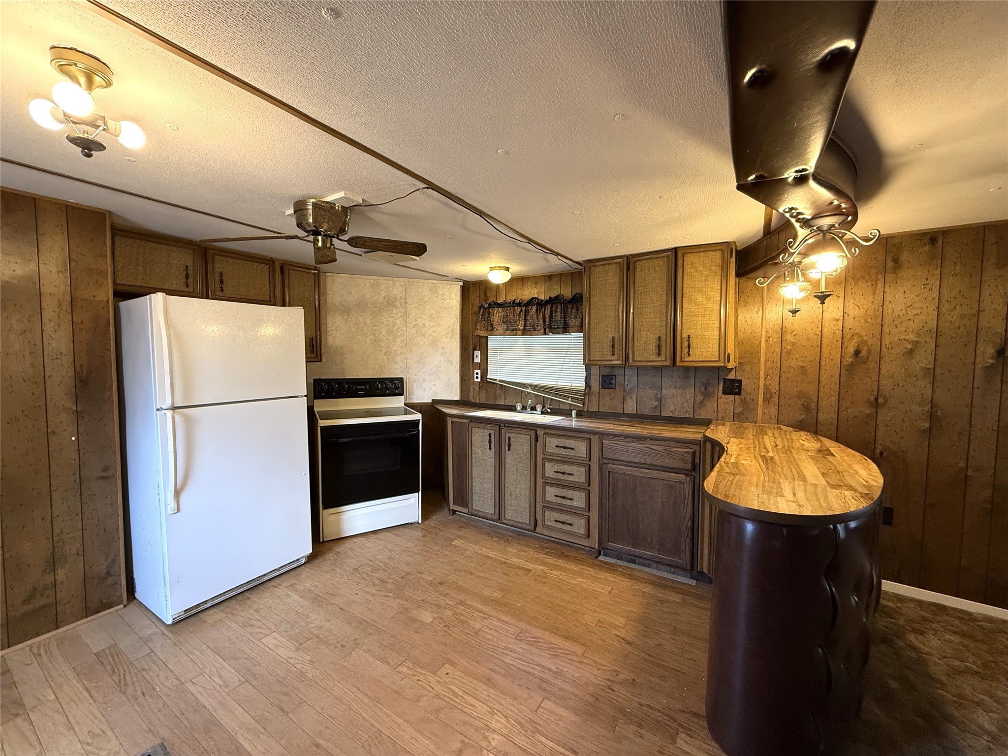 1025 E Owing Street – photo 3