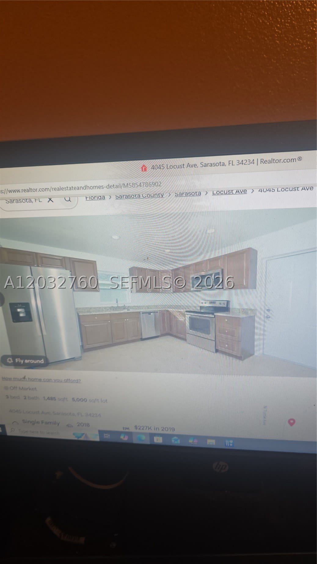 4045 locust – photo 2