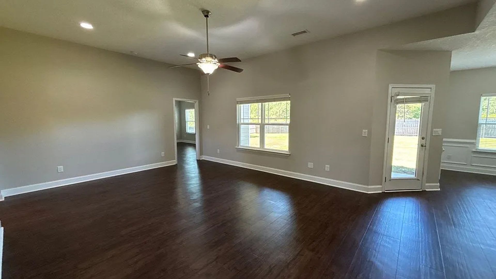 AVAILABLE NOW! 4-Bedroom Home- Fort Mitchell – photo 4