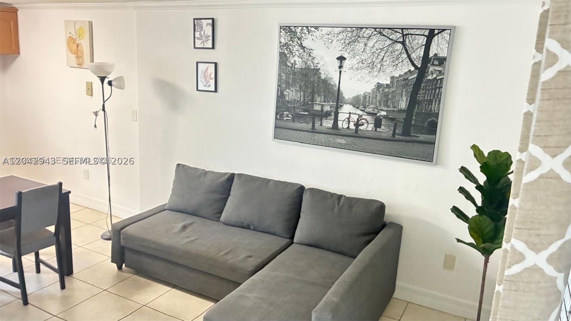 427 SW 6th St – photo 1