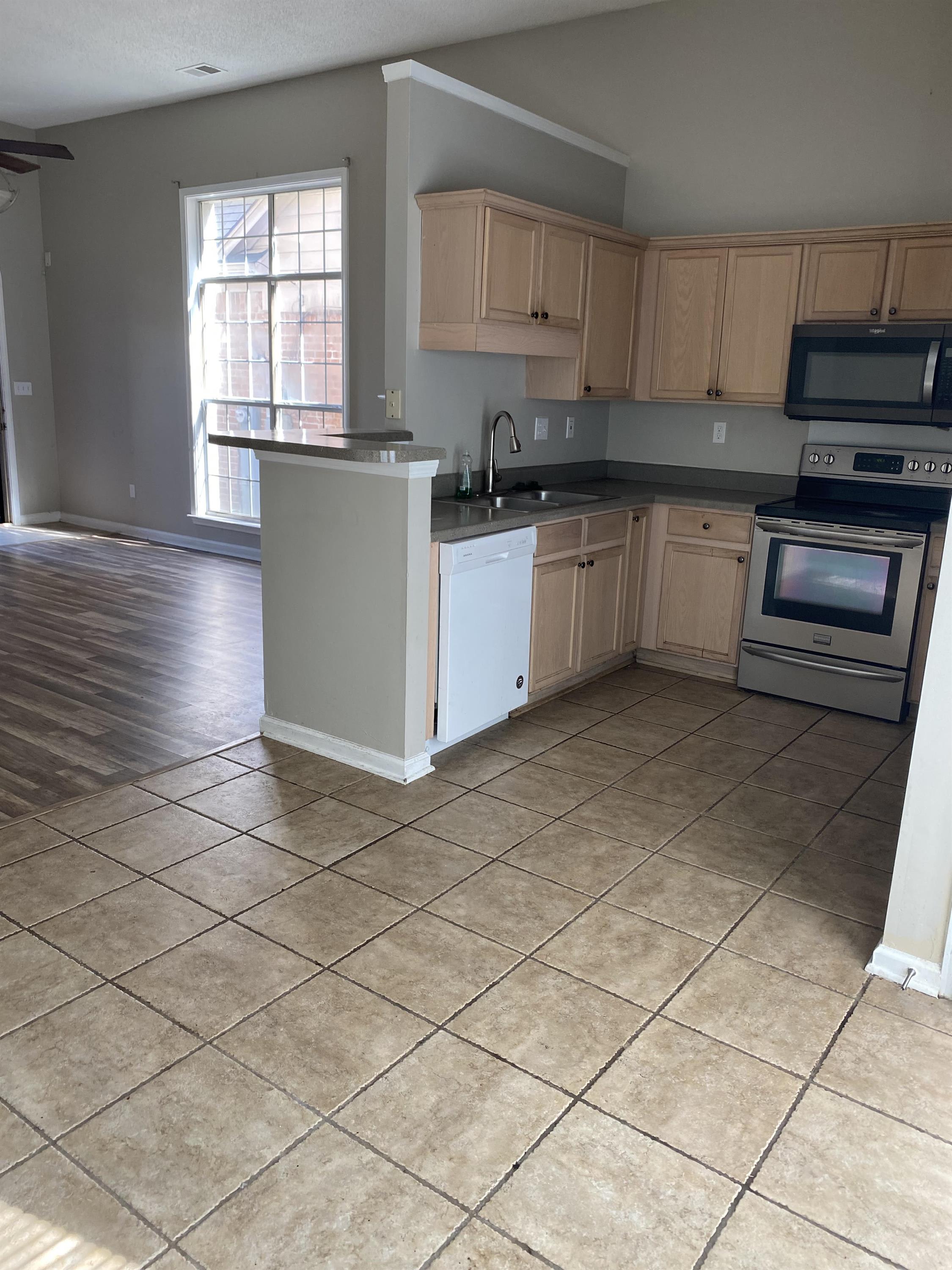 6792 Mikayla Lane – photo 2