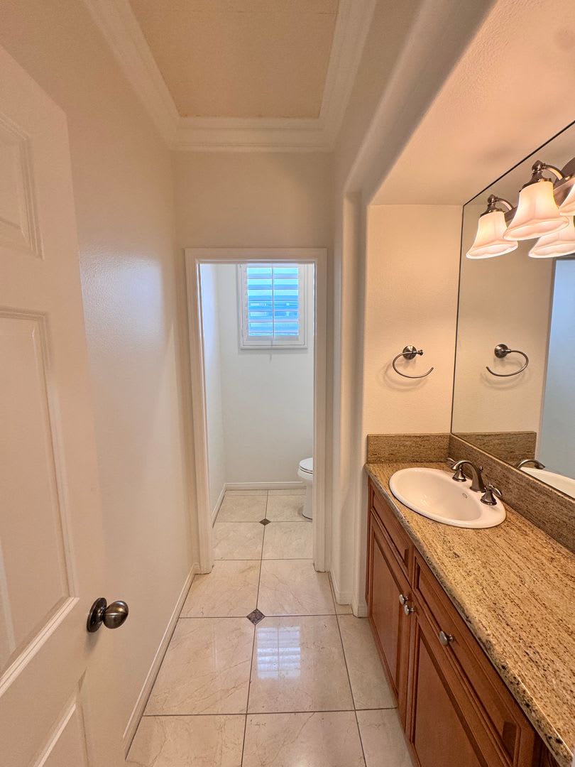 Spacious 3BR/3.5BA Single-Family Home – photo 5
