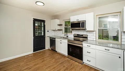 2712 Memorial Avenue – photo 3