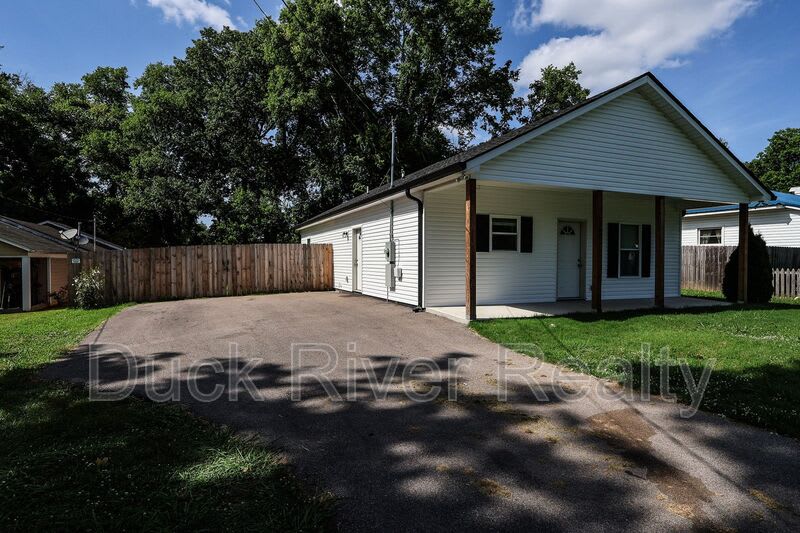 130 Westover Dr – photo 2