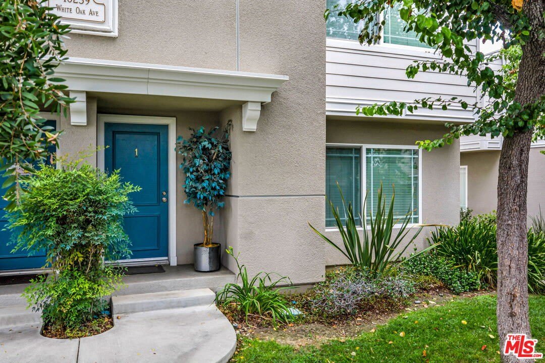 10239 White Oak Ave – photo 2