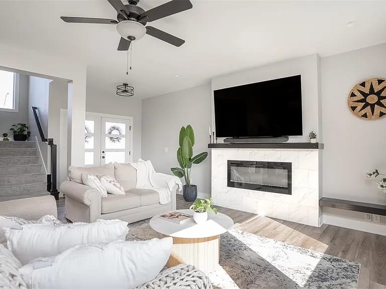 3217 Lakeview Drive Southeast – photo 2
