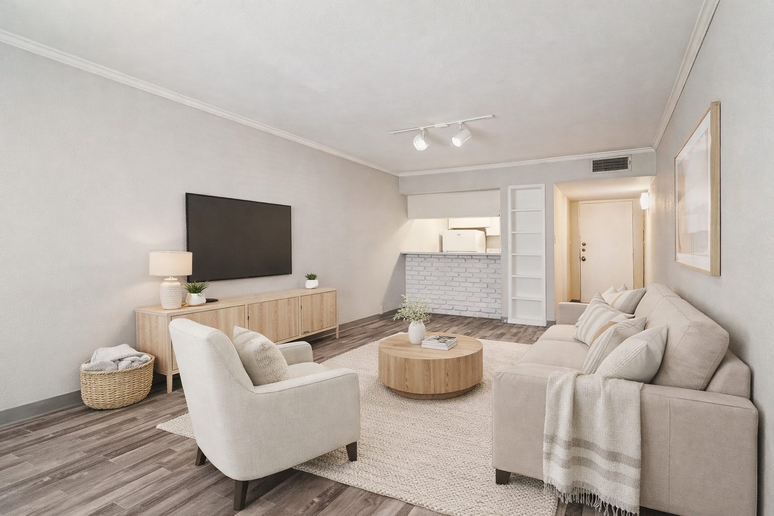 Hershe Street Apartments – photo 5