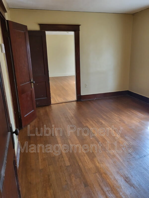 698 Semmes St – photo 4