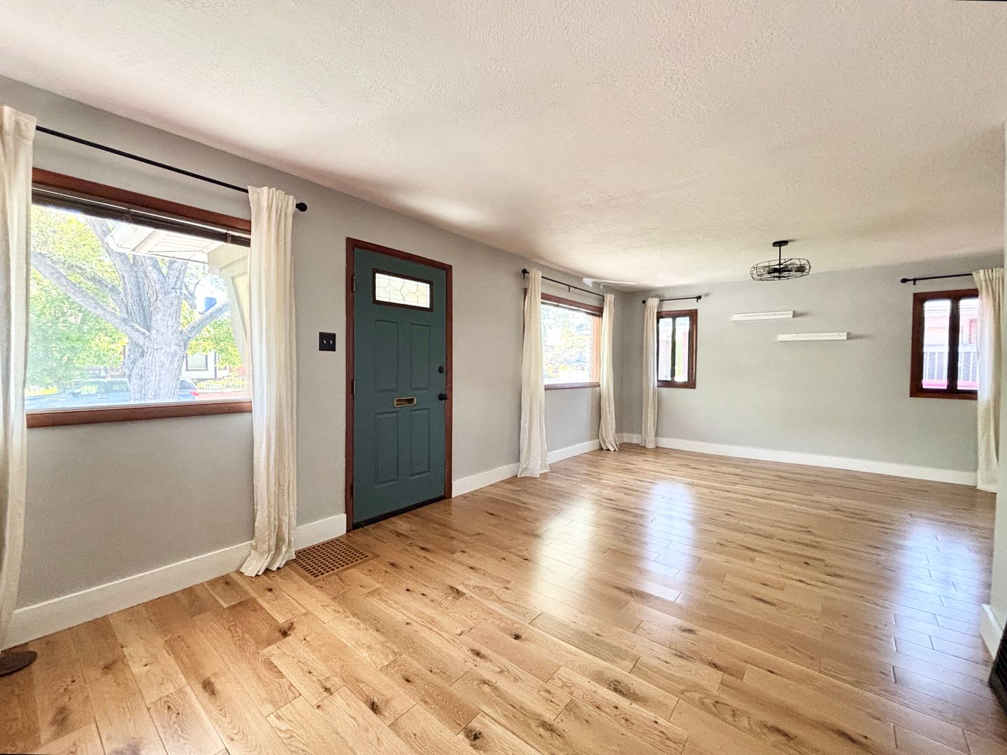 Beautiful Renovation in Liberty Wells! – photo 3