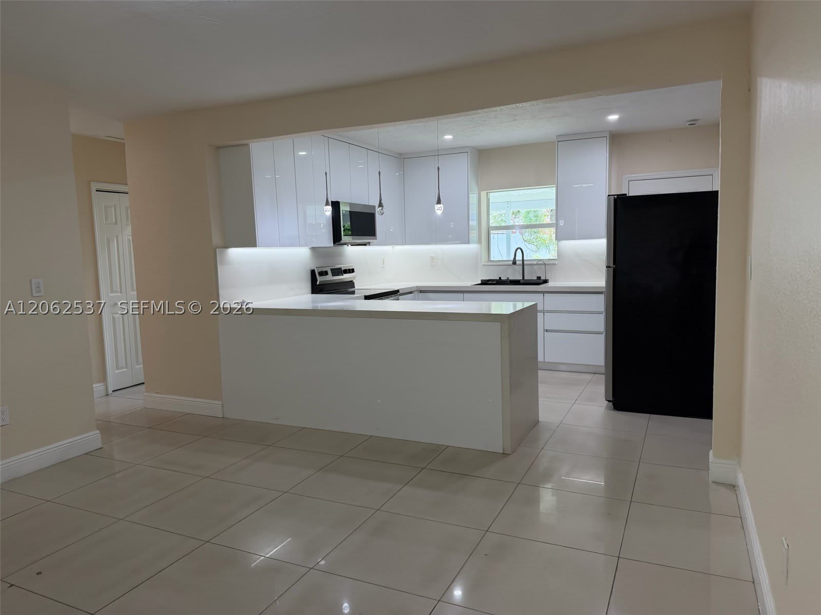 9016 NW 35th Ct – photo 1
