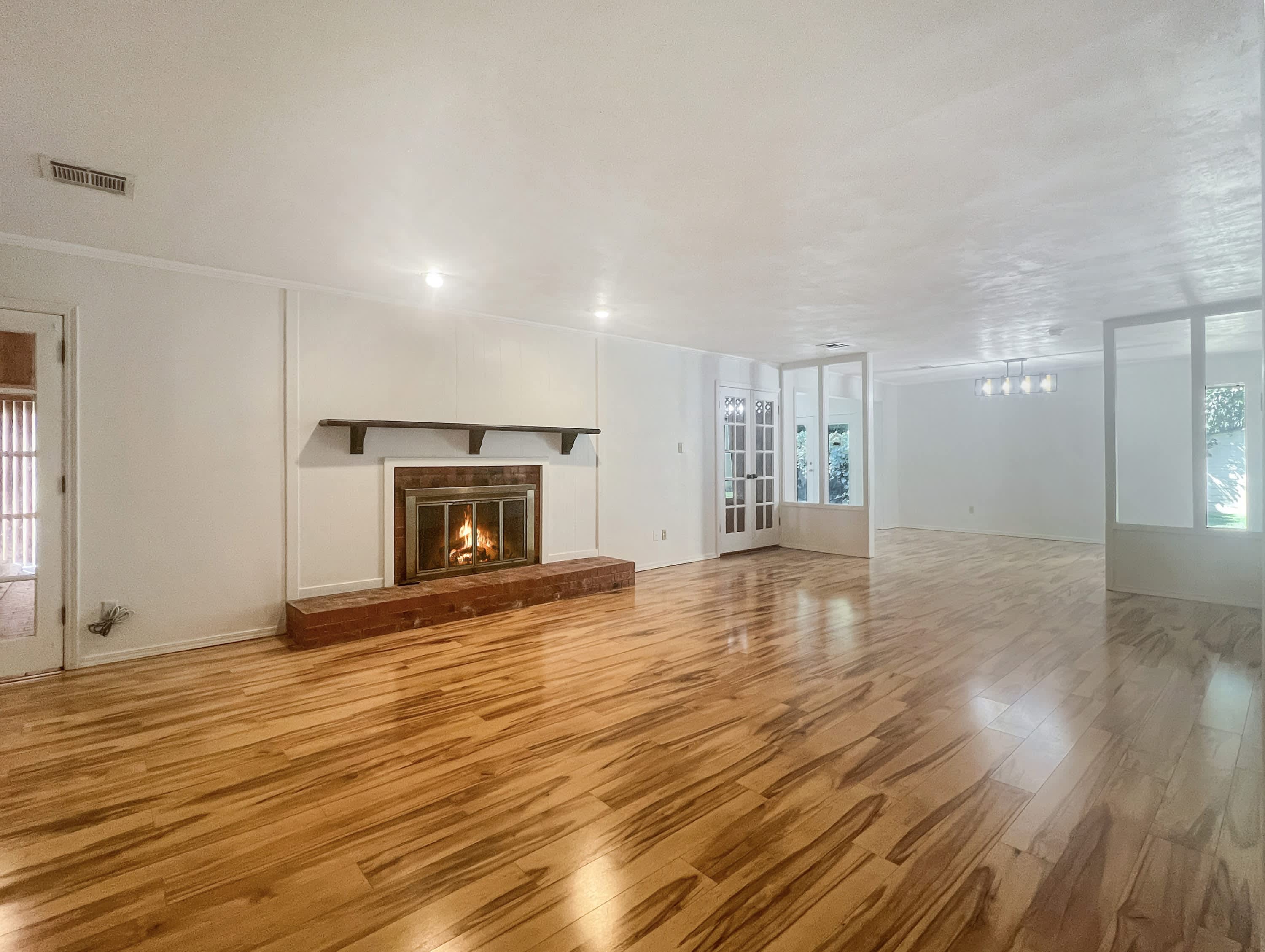 2604 Northeast Garden Lane – photo 4