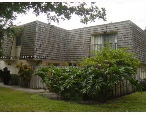 2060 SW 90th Ave – photo 2