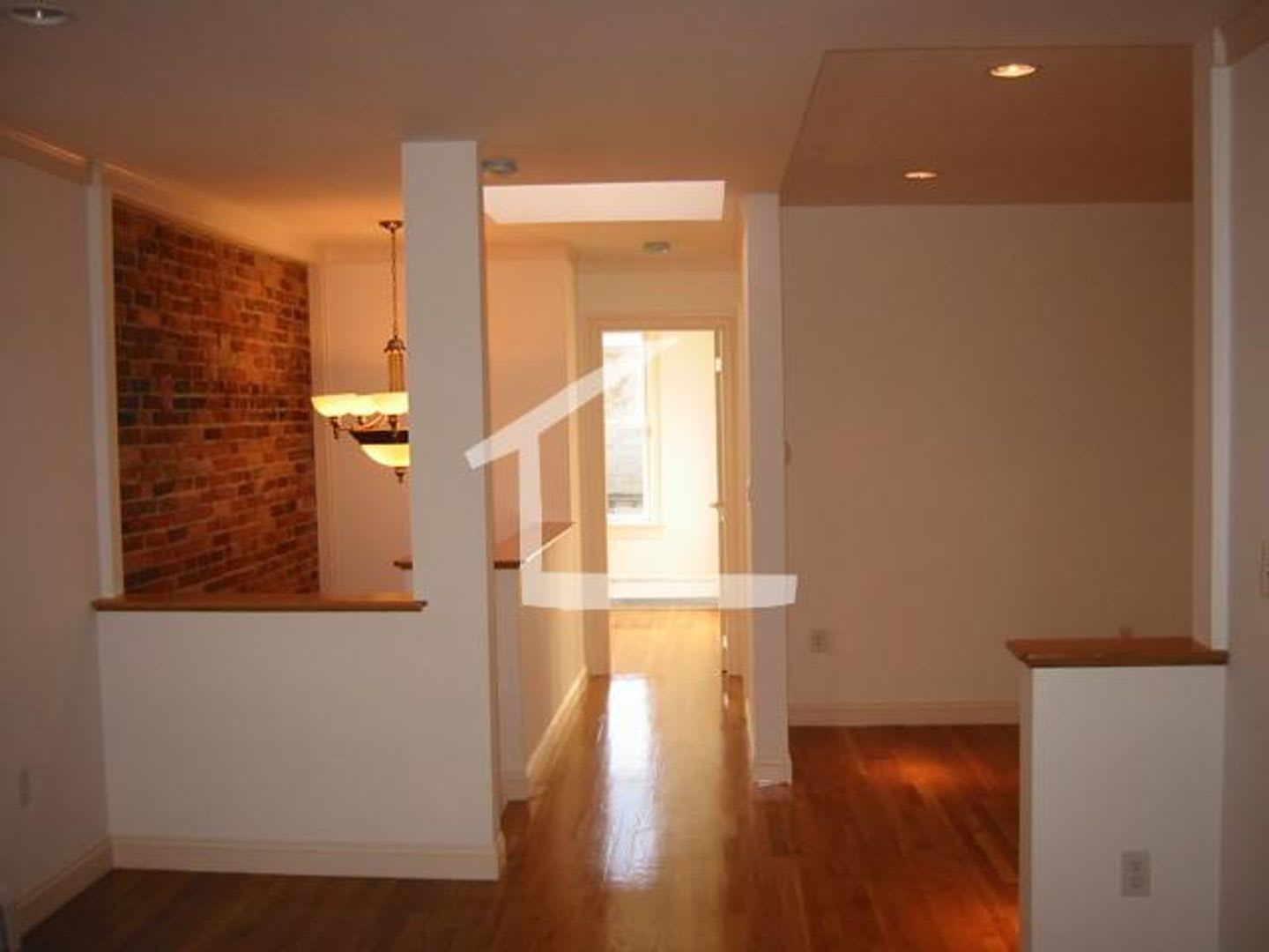 Huge, luxury 2 bed penthouse in South Boston! – photo 2