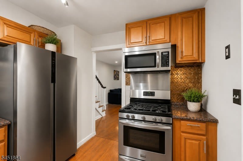 116 7Th St – photo 3